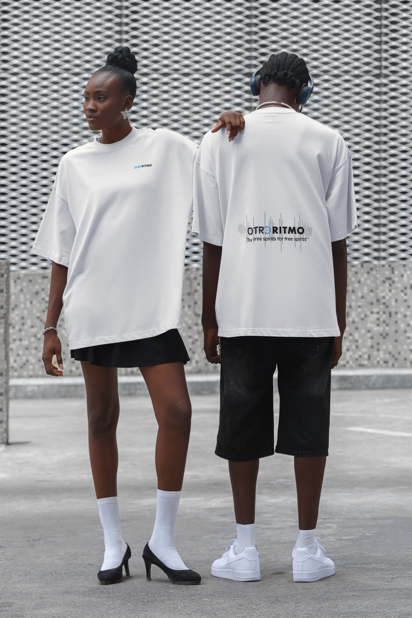 OTRO RITMO Oversized Tee – Free Spirits Edition