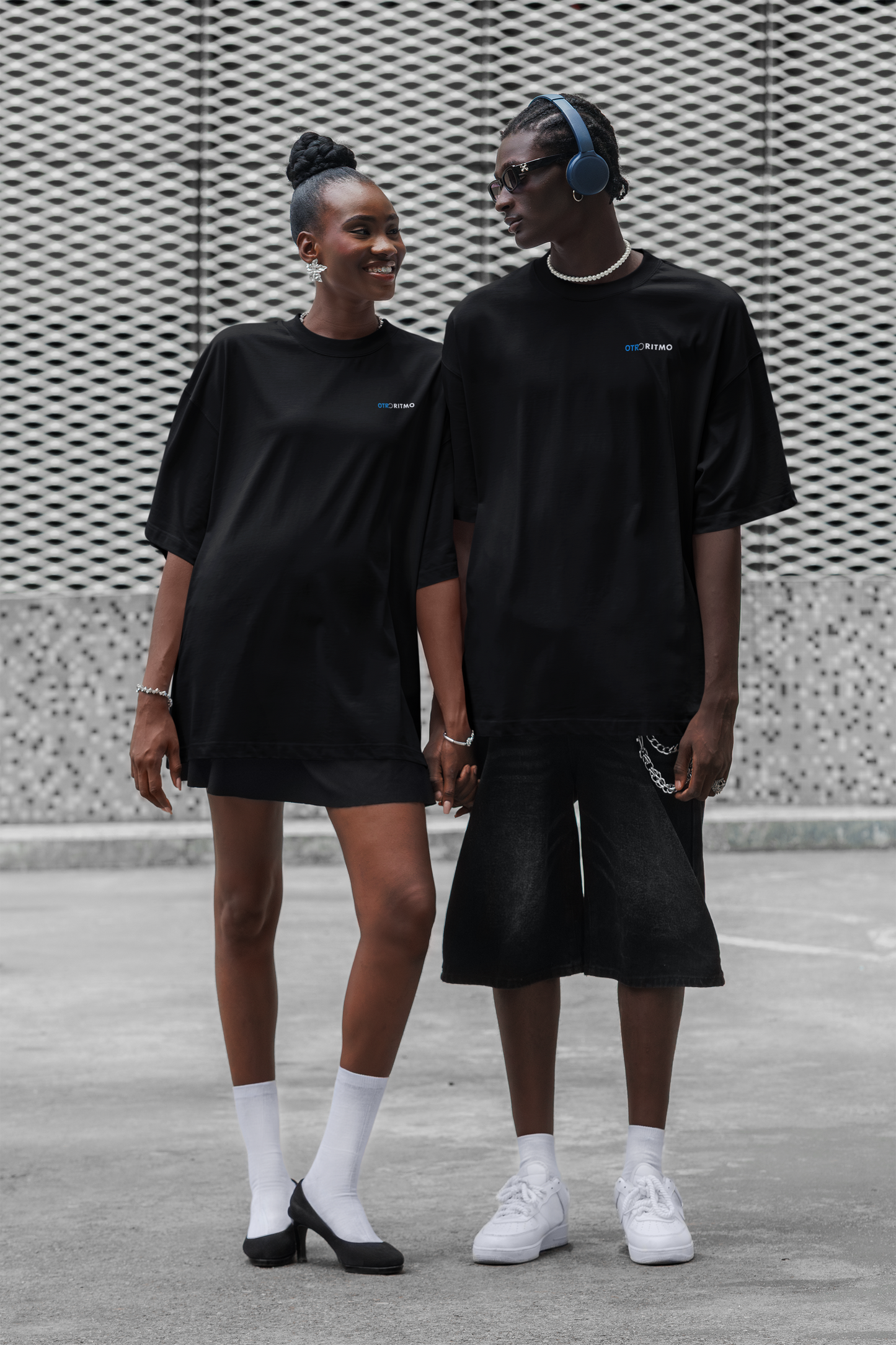 OTRO RITMO Oversized Tee – Free Spirits Edition